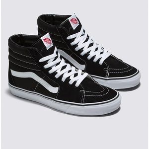 Vans SK8-HI Shoe in Black/White